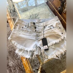 NWT One Teaspoon Brandos High Rise Distressed Frayed Light Wash Denim Shorts 27